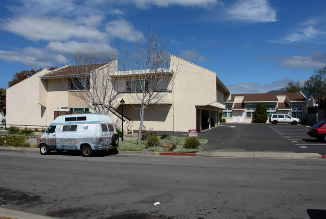 Sandpiper Apartment in Goleta, CA - Building Photo - Building Photo