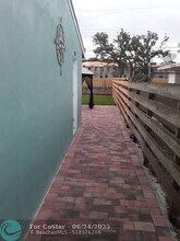 1561 SW 30th St in Fort Lauderdale, FL - Building Photo - Building Photo