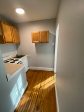1238 Memorial Ave, Unit Apartment 3 in Williamsport, PA - Foto de edificio - Building Photo