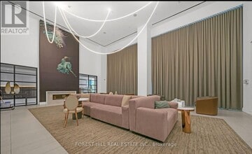 39 Roehampton Ave in Toronto, ON - Building Photo - Building Photo