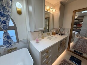 109 El Porton in Los Gatos, CA - Foto de edificio - Building Photo