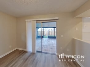 11011 Greenaire Dr in Tampa, FL - Building Photo - Building Photo