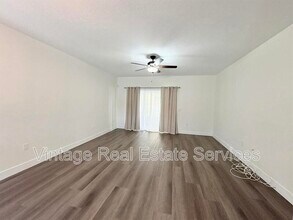 8502 Gablebend Way in Tampa, FL - Building Photo - Building Photo
