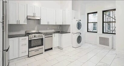 11 Abingdon Square in New York, NY - Foto de edificio - Building Photo