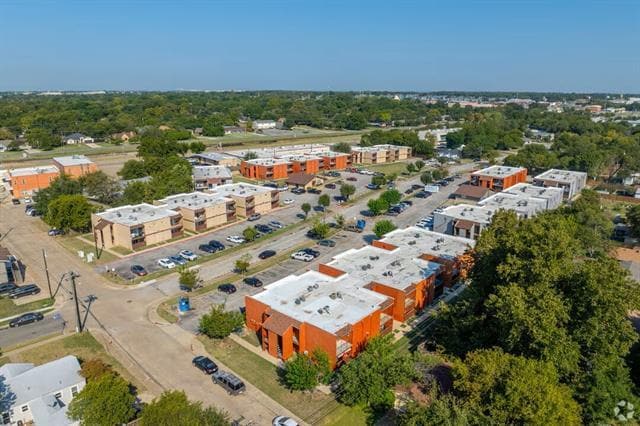 property at 401 N Merrill Ave