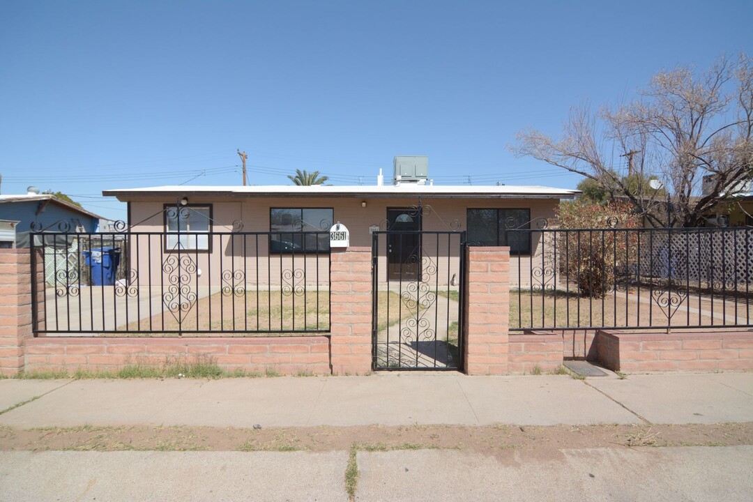 3661 E Sylvane St in Tucson, AZ - Building Photo