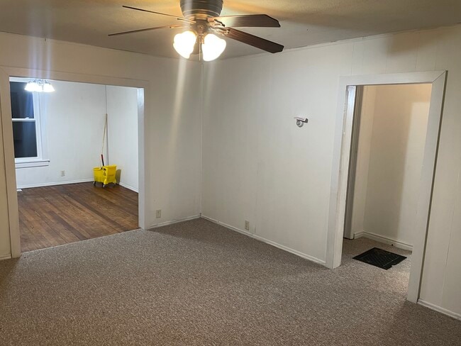 74 Sunset Cir in Canton, NC - Foto de edificio - Building Photo