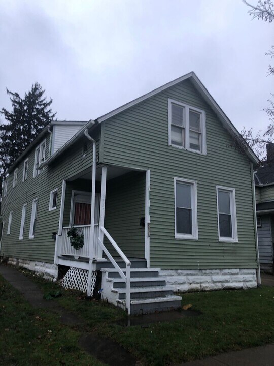 3317 Trowbridge Ave in Cleveland, OH - Building Photo