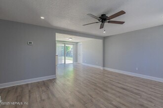 43 Millie Dr in Jacksonville Beach, FL - Building Photo - Building Photo