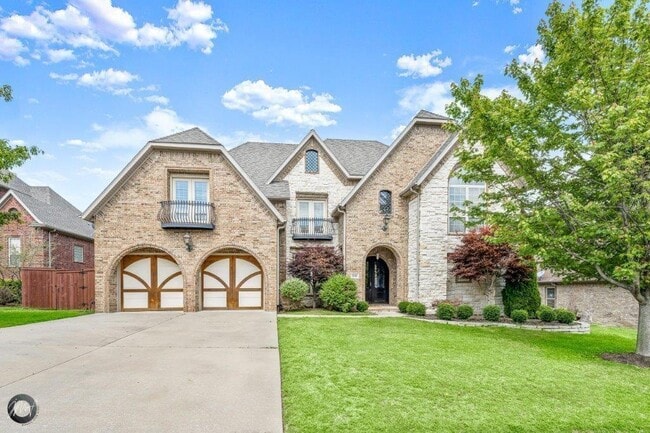 property at 5106 S Sloan Cir