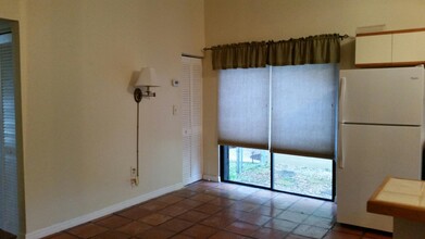 21738 SW 99th Ct in Cutler Bay, FL - Foto de edificio - Building Photo