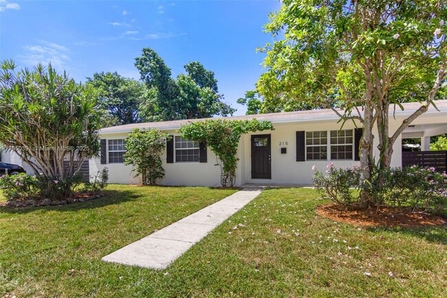 215 Grant Dr in Coral Gables, FL - Building Photo - Building Photo