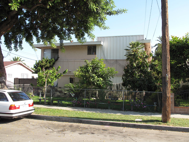 3173 Los Flores Blvd in Lynwood, CA - Building Photo - Building Photo