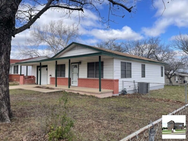 1005 Phil Ave in Copperas Cove, TX - Building Photo - Building Photo