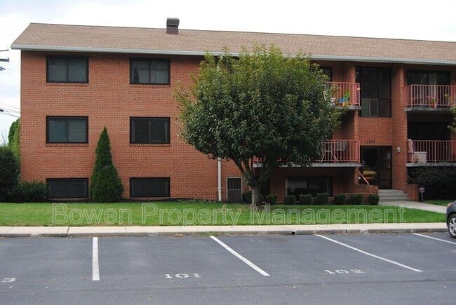 property at 1631 Edgewood Pl