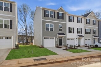 7024 Capstan Ter in Charlotte, NC - Building Photo - Building Photo