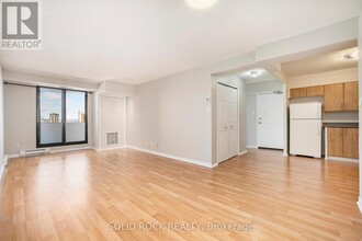 200-1200 Bay St in Ottawa, ON - Building Photo - Building Photo