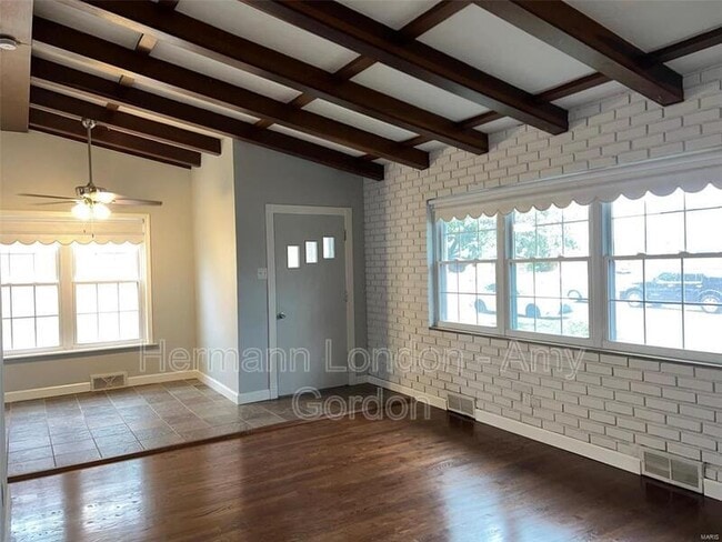 8113 Parkwood Dr in St. Louis, MO - Building Photo - Building Photo