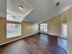 6673 Bouganvillea Crescent Dr in Orlando, FL - Foto de edificio - Building Photo