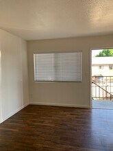 4077 Oakcrest Dr in San Diego, CA - Building Photo - Building Photo