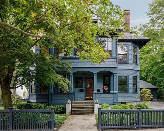 property at 21 Walnut St