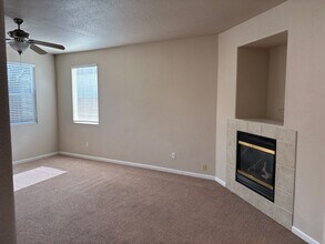 9737 Marianna Way in Elk Grove, CA - Building Photo - Building Photo