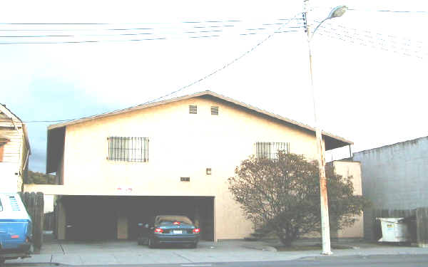 118 Harbour Way S in Richmond, CA - Foto de edificio