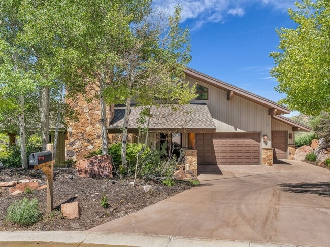 2555 Larkspur Dr in Park City, UT - Building Photo - Building Photo