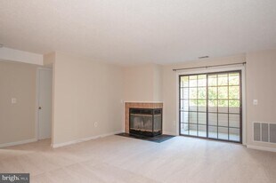 6919 Mary Caroline Cir in Alexandria, VA - Building Photo