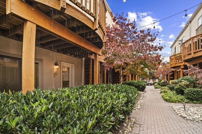 102 Pilgrim Lndg in Baltimore, MD - Building Photo - Building Photo