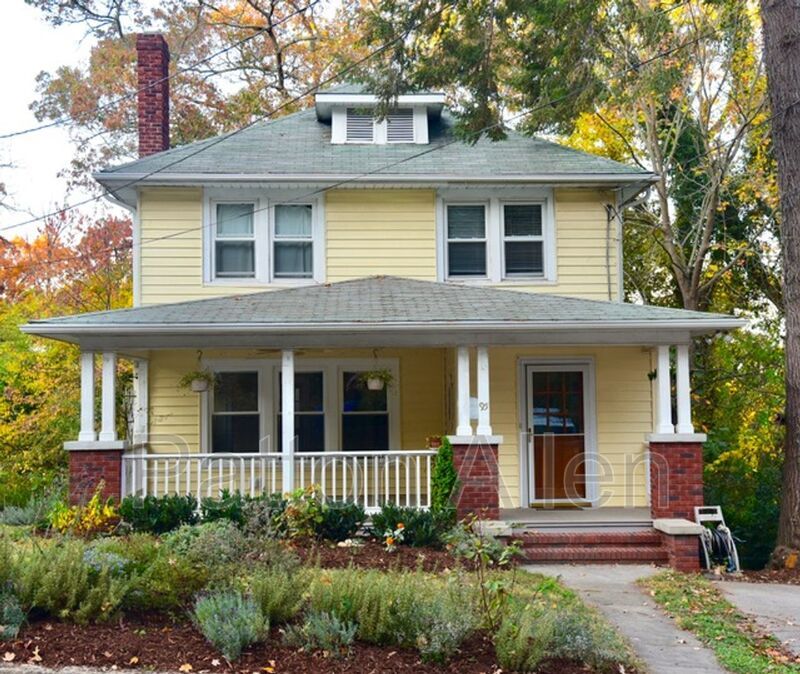 95 Buchanan Ave in Asheville, NC - Building Photo