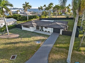 112 Bayshore Dr in Cape Coral, FL - Building Photo - Building Photo