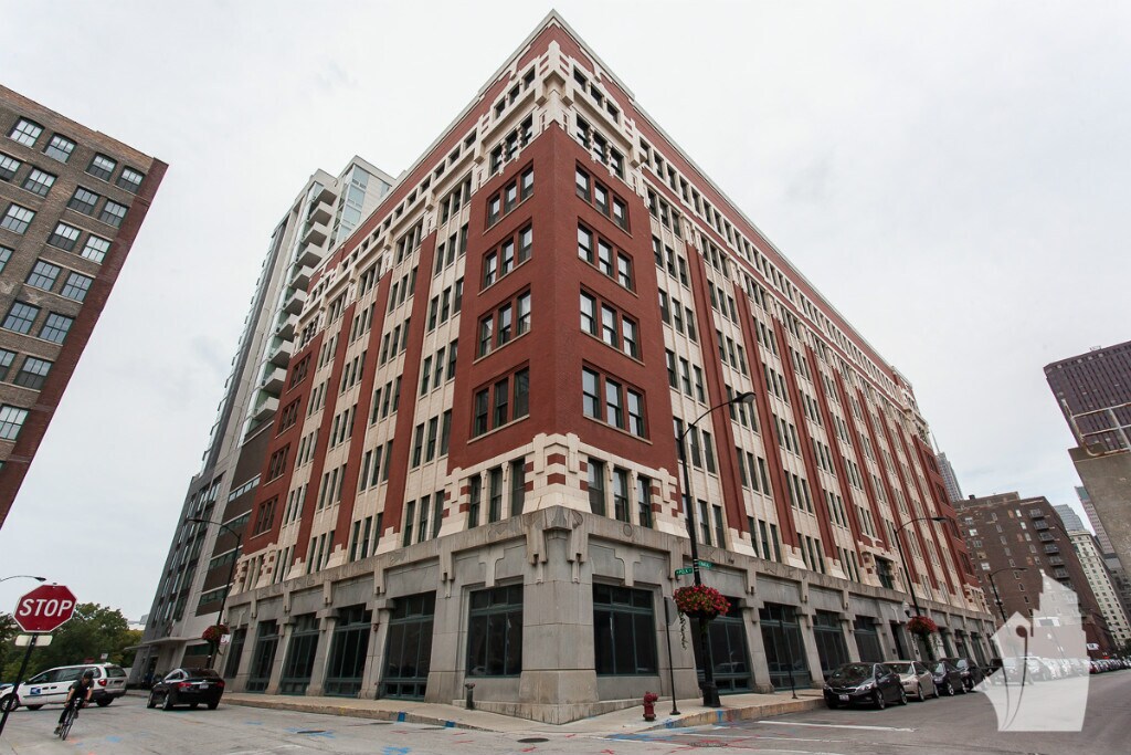 732 S Financial Pl in Chicago, IL - Building Photo