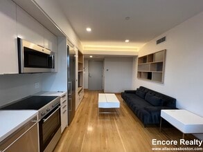 7 Story St, Unit 14 in Cambridge, MA - Foto de edificio - Building Photo