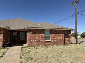 533 N Clinton Ave in Lubbock, TX - Building Photo