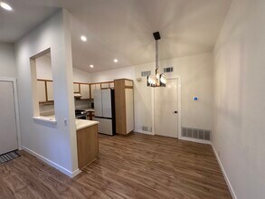 7130 Woodlake Ave in Los Angeles, CA - Building Photo - Building Photo