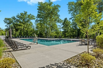 Walnut Hill in Clark, NJ - Building Photo - Building Photo
