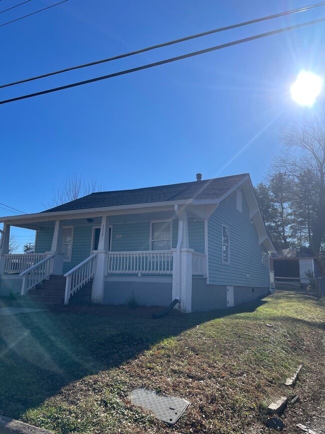 1112 Cayuga St in Winston-Salem, NC - Building Photo - Building Photo