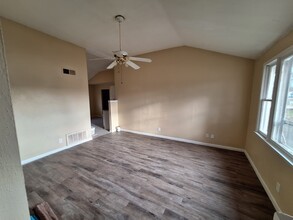 7107 Ethan Allen Way in Louisville, KY - Building Photo - Building Photo