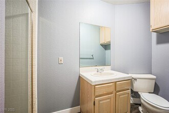 2851 S Valley View Blvd in Las Vegas, NV - Building Photo - Building Photo