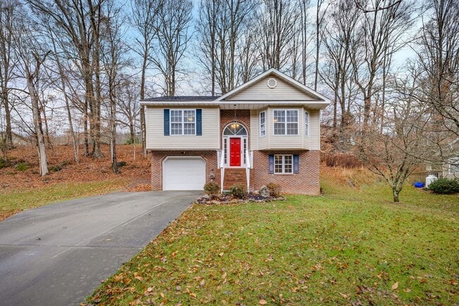 property at 3817 Rockford St