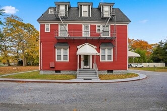 221 Lake Ave S in Nesconset, NY - Building Photo - Building Photo