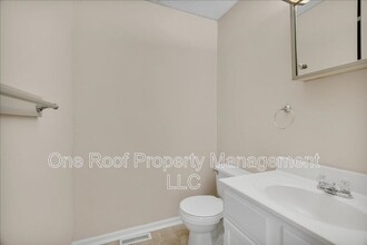 701 Linwood Dr in Harrisonville, MO - Foto de edificio - Building Photo