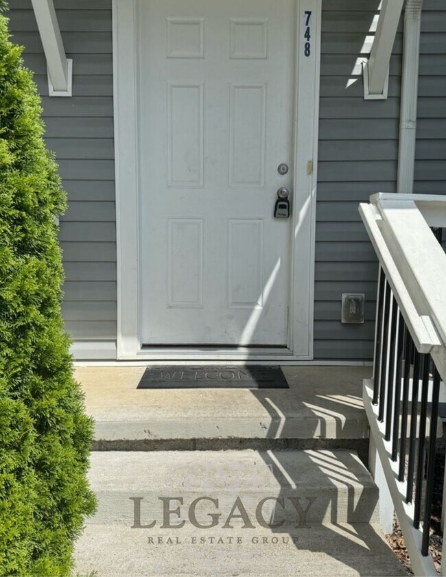 748 Pippin Dr in Nashville, TN - Building Photo - Building Photo