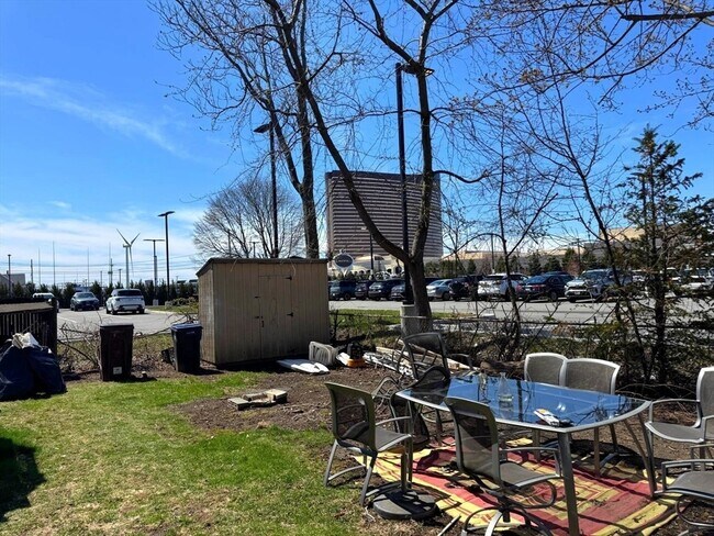 23R Thorndike St in Everett, MA - Building Photo - Building Photo