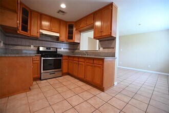 1607 W Donovan St in Houston, TX - Building Photo - Building Photo