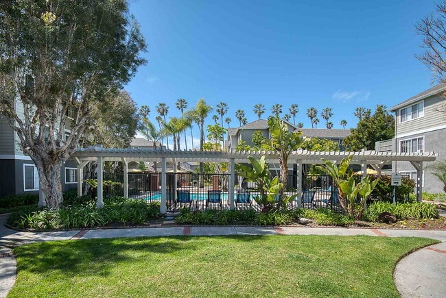 Mariners Place in Oxnard, CA - Building Photo - Building Photo