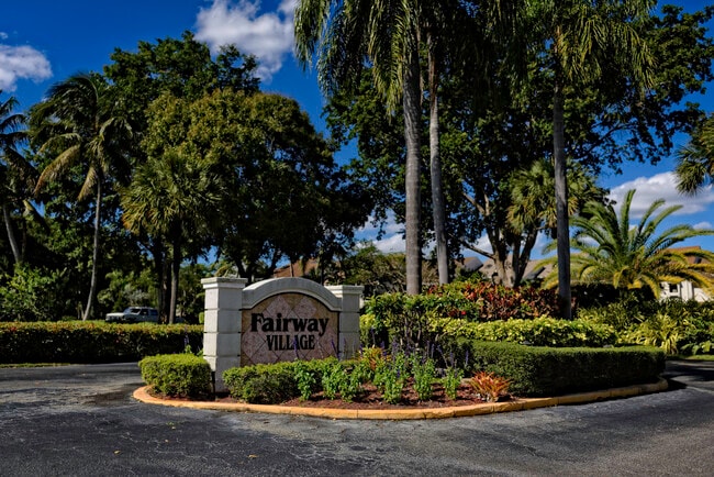 6595 Parkview Dr in Boca Raton, FL - Building Photo - Building Photo