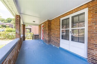 2020 Frankella Ave in Pittsburgh, PA - Foto de edificio - Building Photo