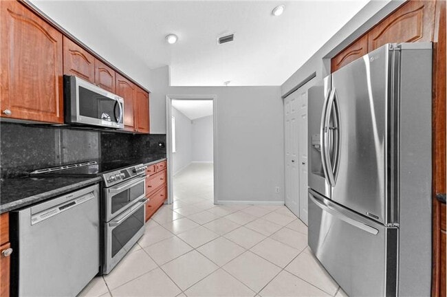 property at 14066 Glenlyon Ct